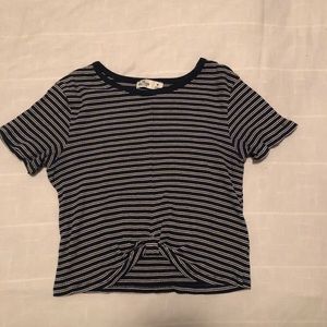 hollister crop top :)